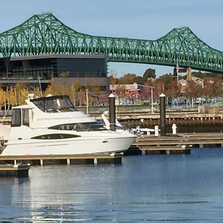 Hotel Sea Pearl Boston Yacht Esterno foto