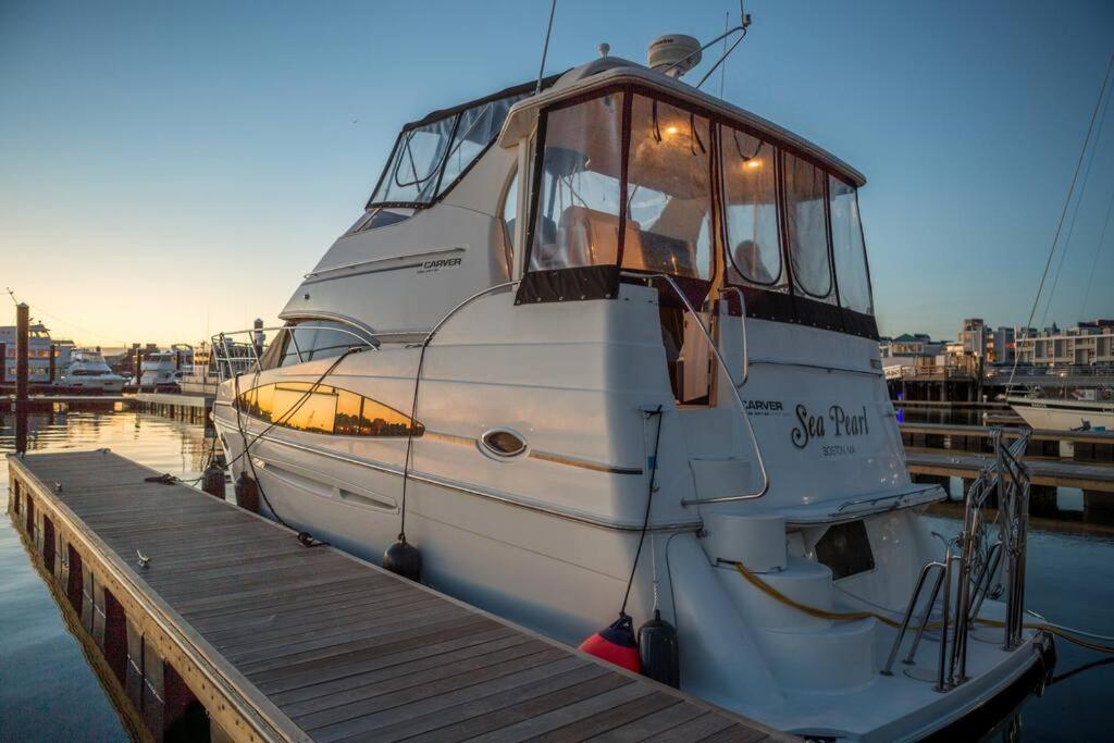 Hotel Sea Pearl Boston Yacht Esterno foto